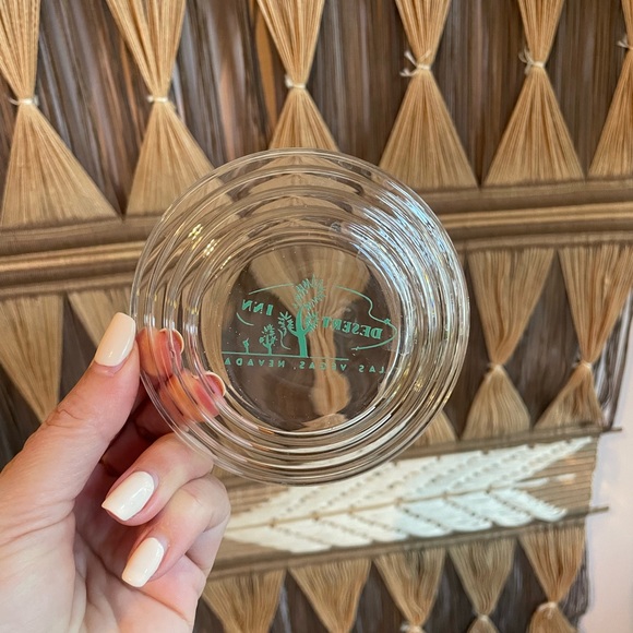 Wilbur Clark's Desert Inn Las Vegas, Nevada Souvenir Matchbook Ashtray Set - Picture 5 of 8